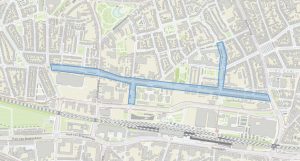 De betreffende straten zijn op de plattegrond blauw gekleurd.